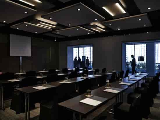 Modern conference room with natural light for corporate meetings in Pullman Jakarta.