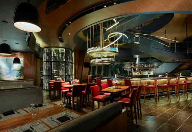 Private dining room at Del Frisco’s Double Eagle Steak House, perfect for meetings and events.
