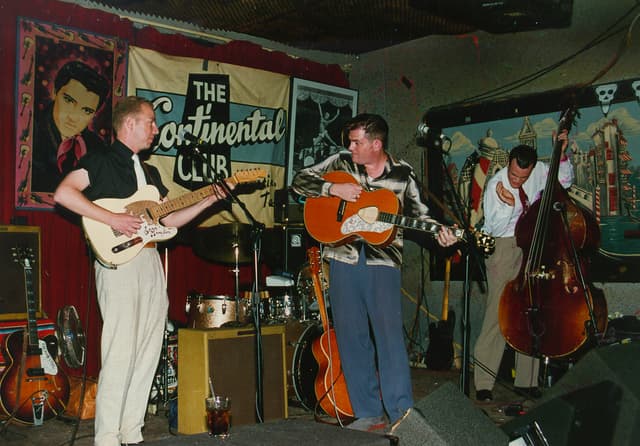 Live music bar