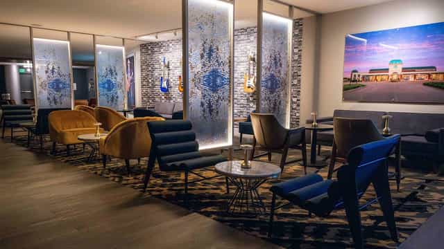 Mercedes-Benz of Sugar Land Land Lounge ...