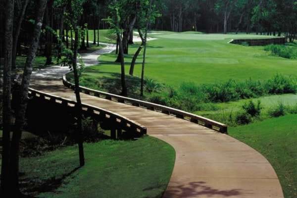 Serene outdoor venue at BlackHorse Golf Club for corporate retreats and team-building events.