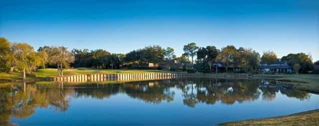 Magnolia Ballroom lakeside setting, ideal for outdoor corporate retreats and meetings.