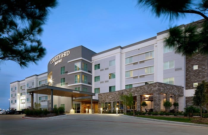Modern courtyard hotel in Houston, perfect for corporate meetings and events.