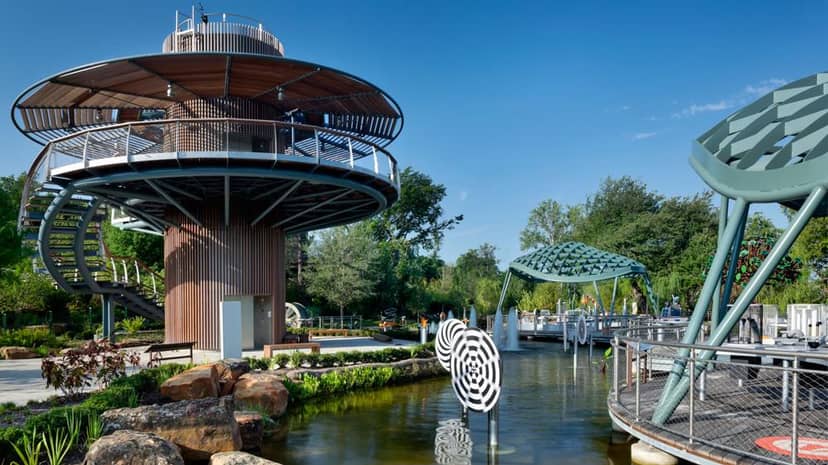 Children's Adventure Garden in Dallas: modern venue with unique sculptures for events