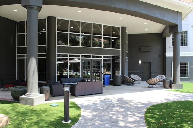 Courtyard & Patio