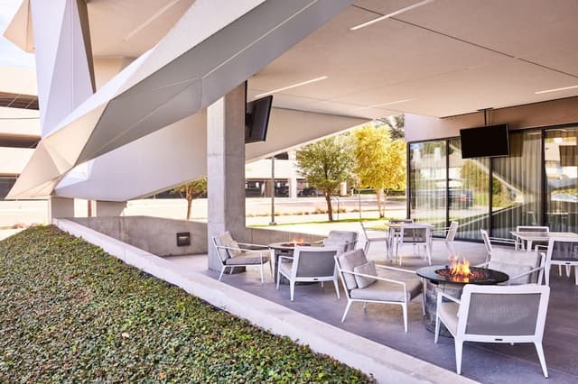 Courtyard & Patio