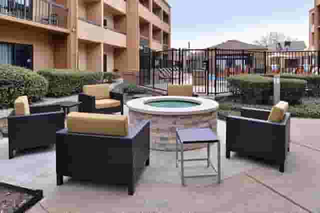 Courtyard & Patio