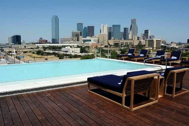 Canvas Hotel Rooftop Bar: Pictures ...