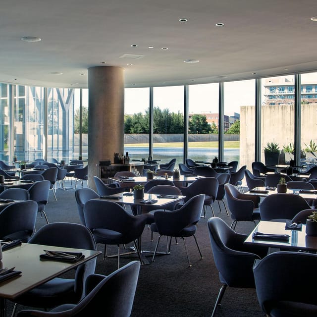 Café Modern dining space in Fort Worth, sleek design, ideal for events and gatherings.