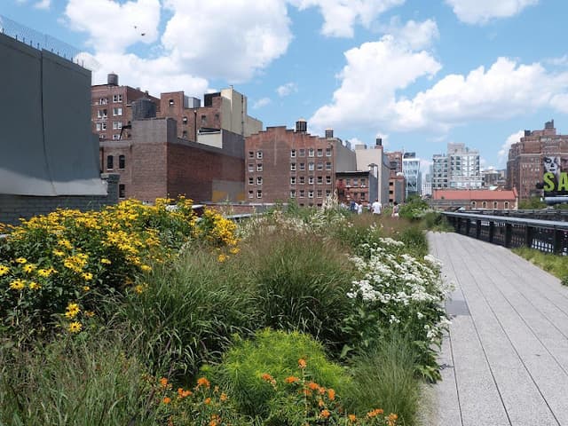 Diller – von Furstenberg Sundeck