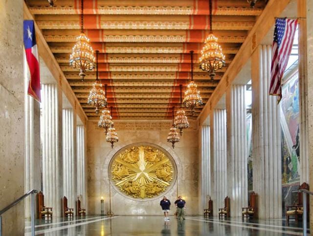 Great Hall in Hall of State with high ceilings, ideal for formal events and gatherings.