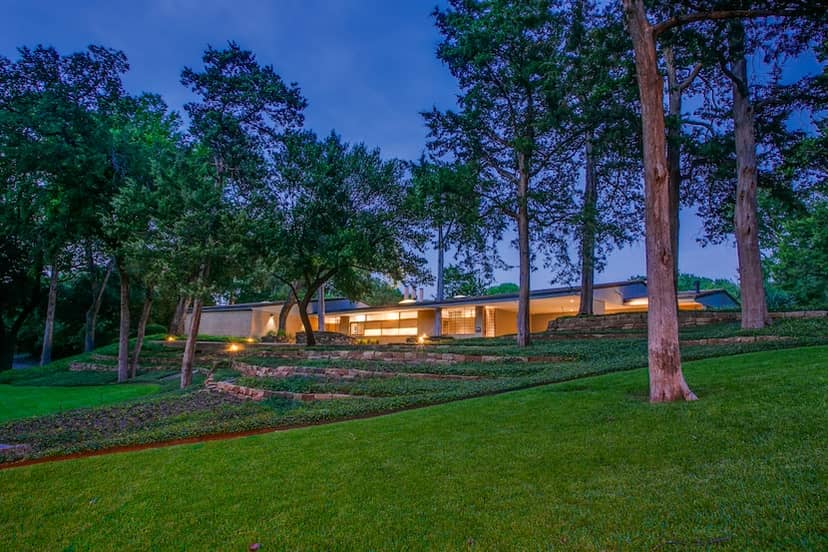 hillside home in Kessler Lake Estates ...