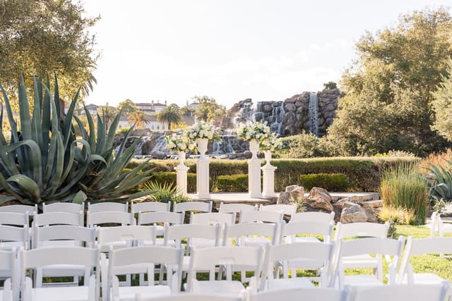Lakeside Ceremony Site