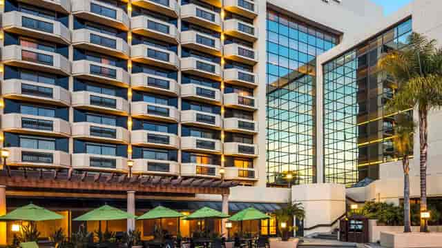 Modern meeting room at DoubleTree by Hilton San Jose, ideal for events and conferences.