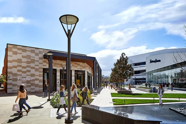 Outdoor shopping mall at Stanford Shopping Center, ideal for hybrid corporate events.