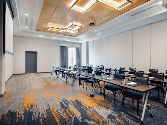 Silicon Valley Boardroom with sleek design for professional meetings and workshops.
