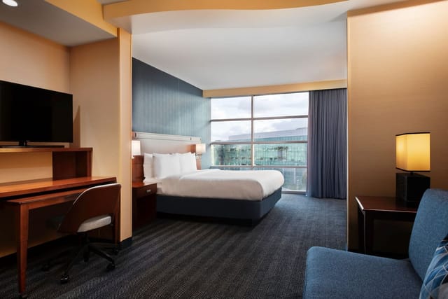 Meeting room at Courtyard San Jose with spacious layout, ideal for conferences and events.