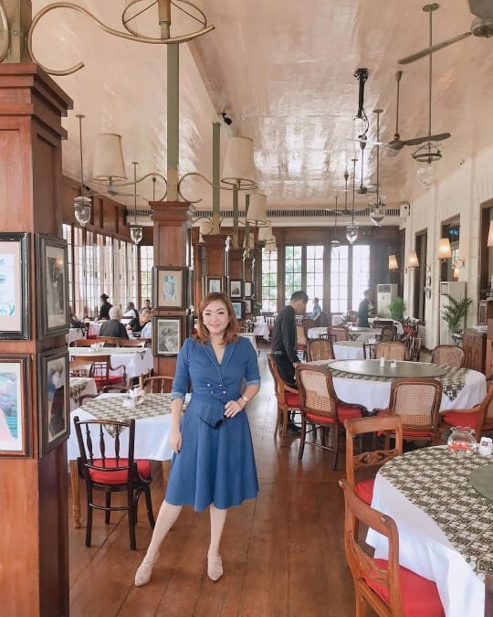 Private dining room at Café Batavia, elegant decor for intimate meetings and celebrations.