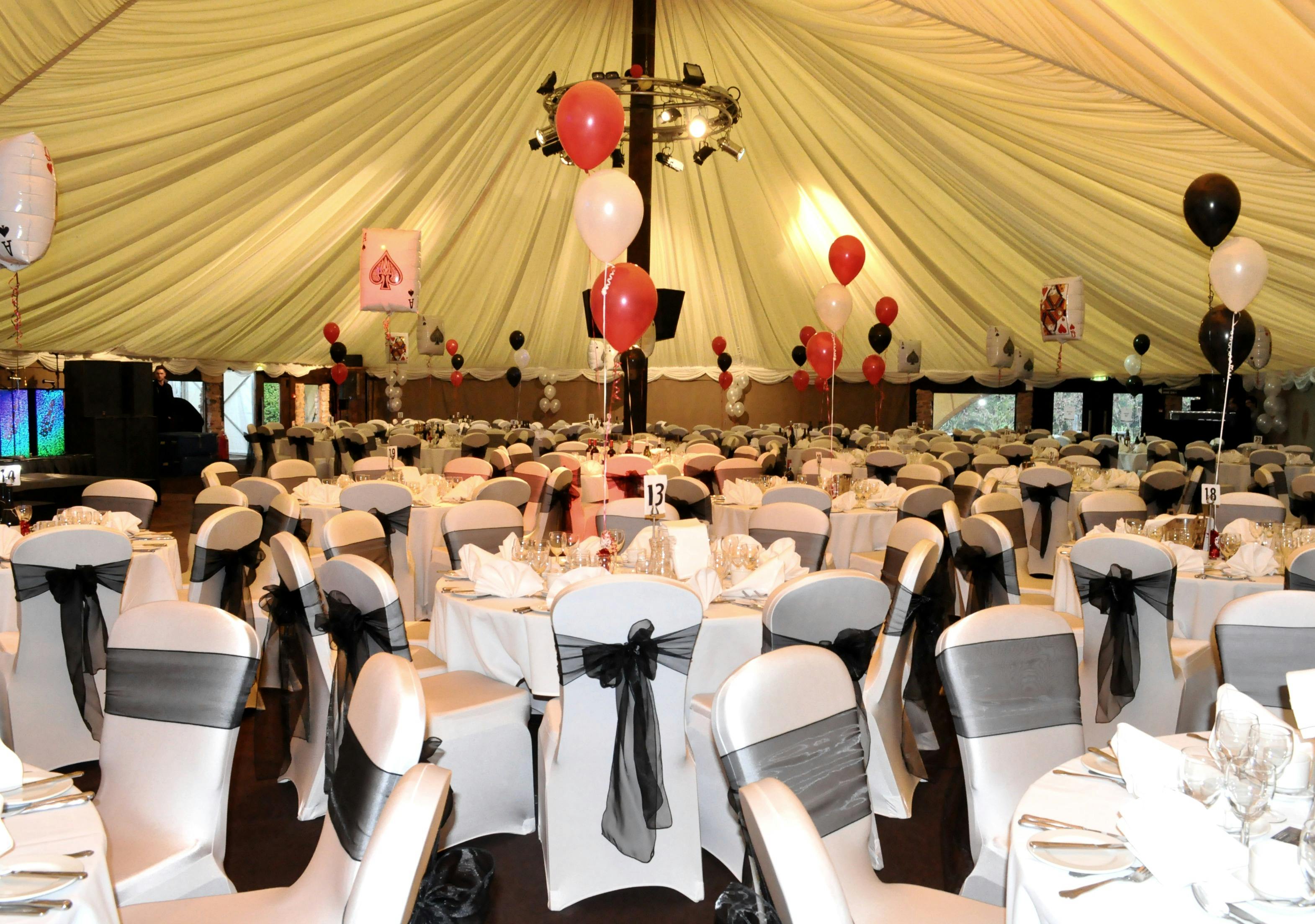 Tree Tops Pavilion event space with elegant tables, ideal for galas and formal gatherings.