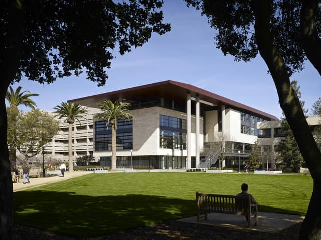 Berg Hall AB/BC