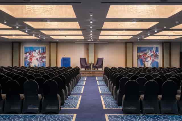 Westminster Suite at Renaissance London Heathrow, elegant conference room for corporate events.