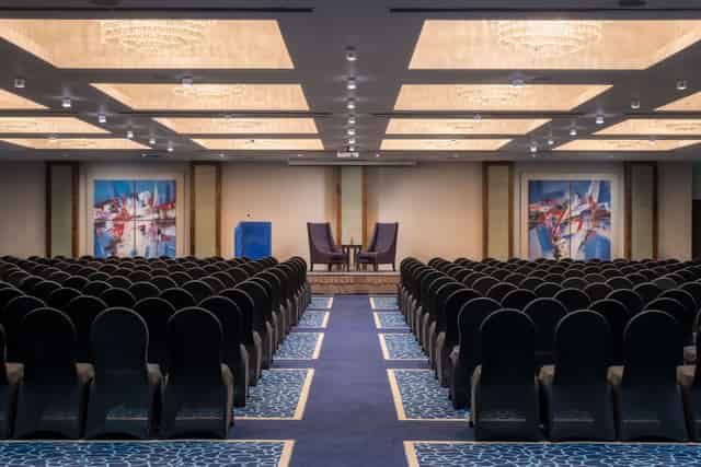 Renaissance London Heathrow Hotel