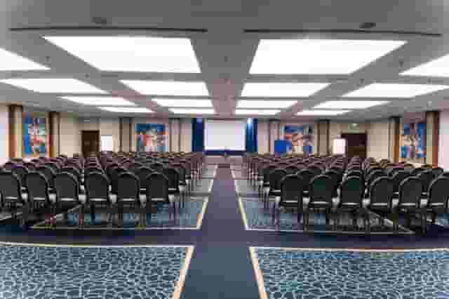 Renaissance London Heathrow Hotel