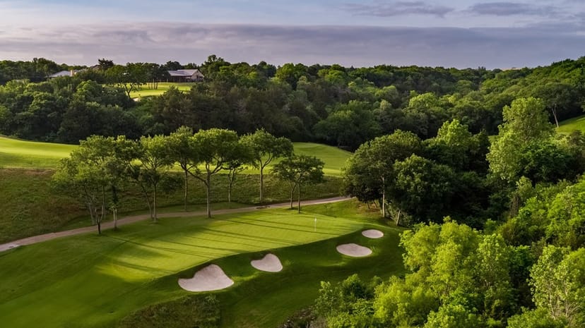 Lush Dallas Country Club golf course, ideal for corporate retreats and networking events.