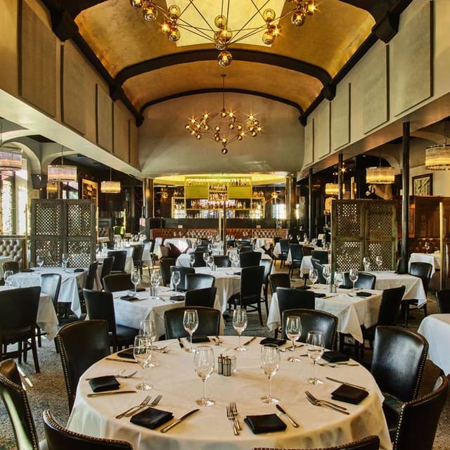 Stylish bar at Al Biernat's North, ideal for corporate meetings and upscale events.
