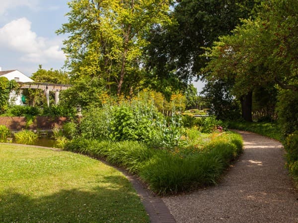 Circular Lawn