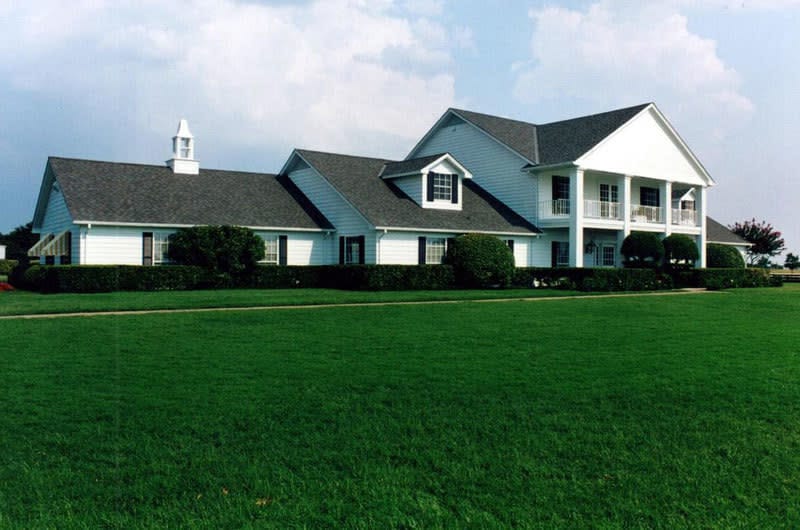 Corporate Events at Southfork Ranch: manicured lawn ideal for meetings and gatherings.
