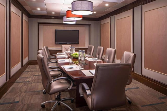 Sophisticated meeting room at Sheraton Houston Brookhollow for corporate events.