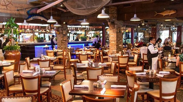 Vibrant Pappadeaux Seafood Kitchen, ideal venue for events and gatherings.