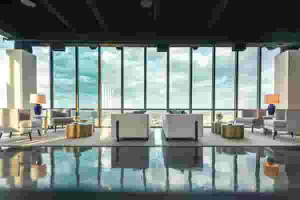 Onyx Lounge