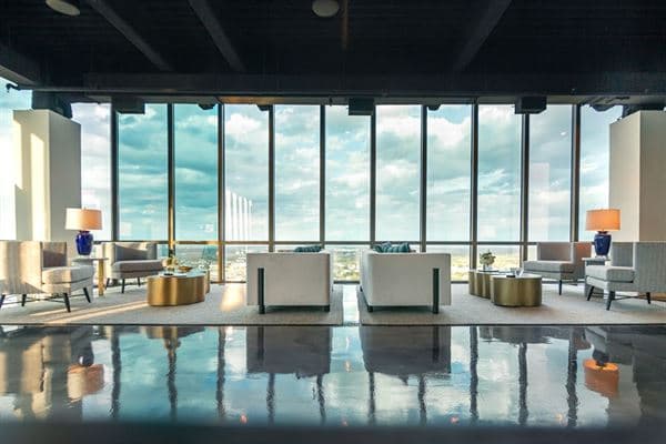 Onyx Lounge