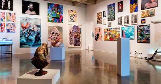 Gallery Naila