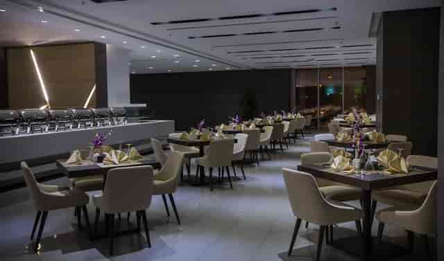 Elegant banquet hall in KAFD, ideal for corporate events and meetings.