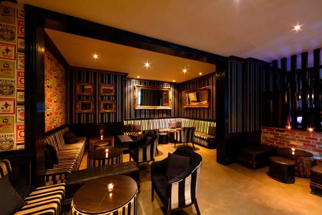 Feather Lounge