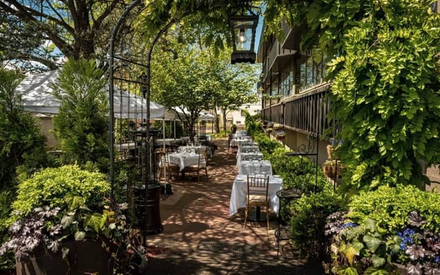 Outdoor dining area at La Pergola, perfect for weddings and corporate events.