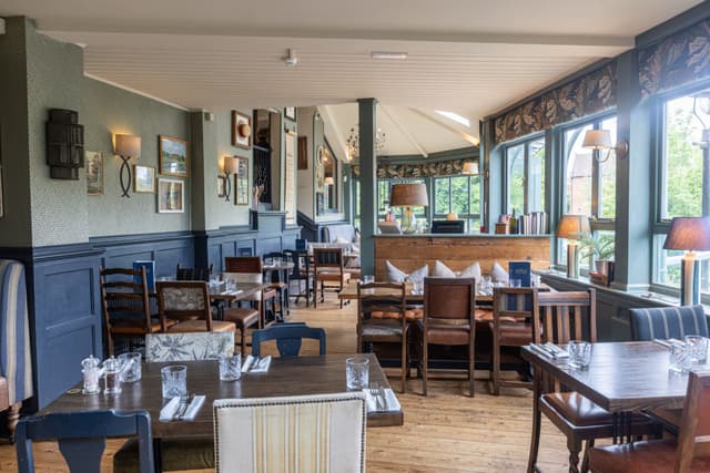 The Nag’s Head on the Thames