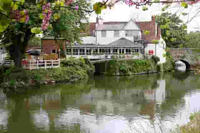 The Nag’s Head on the Thames