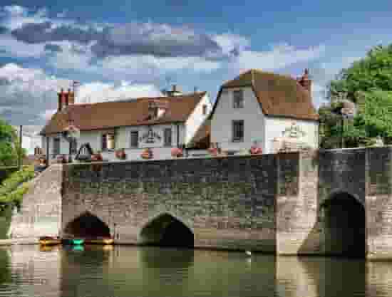 The Nag’s Head on the Thames