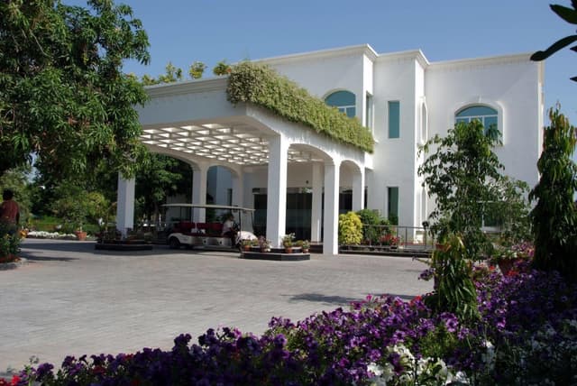 Al Warda Bar