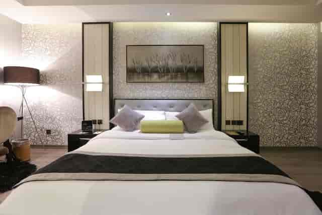 Meeting Room Al Waha, stylish decor, ideal for meetings and events in hotel.