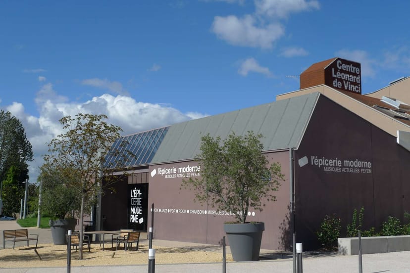Le Marché Gare event venue with modern facade, perfect for meetings and gatherings.