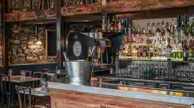 Cocktail bar