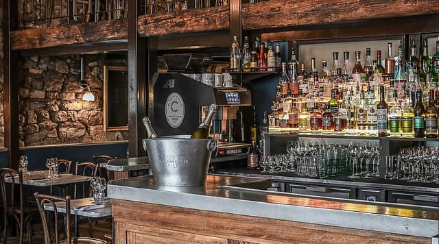 Cocktail bar