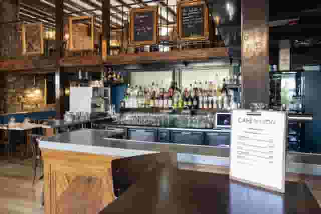 Cocktail bar