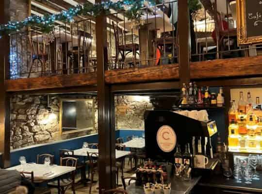 Cocktail bar