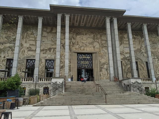 Palais de la Porte Dorée